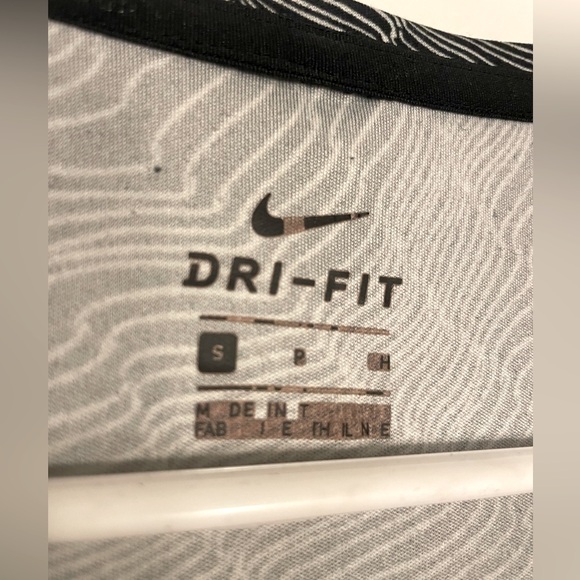 ‼️BOGO FREE‼️ Nike Dri-Fit T-Shirt Short Sleeve Crew Neck Running Tee - Picture 4 of 4